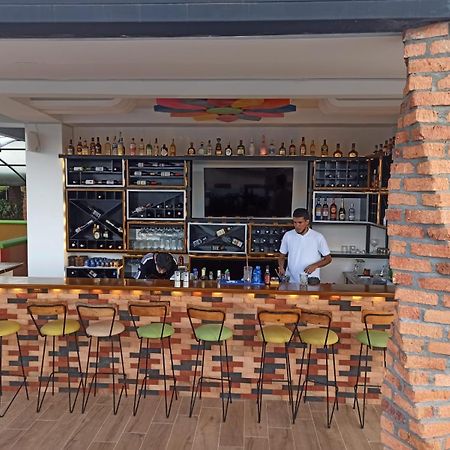 Alto Verde Hotel Guatapé エクステリア 写真