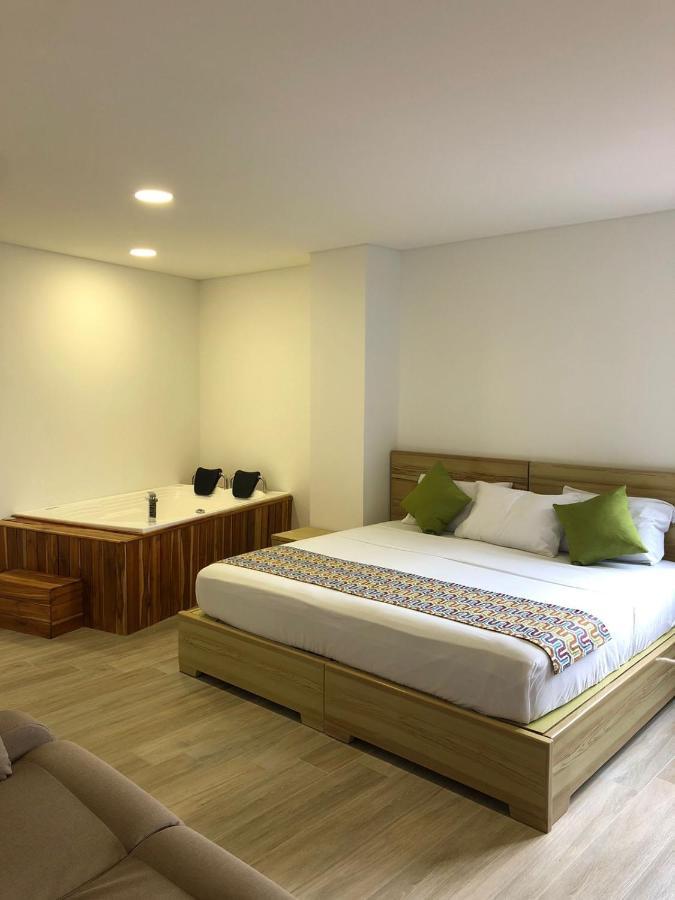Alto Verde Hotel Guatapé エクステリア 写真